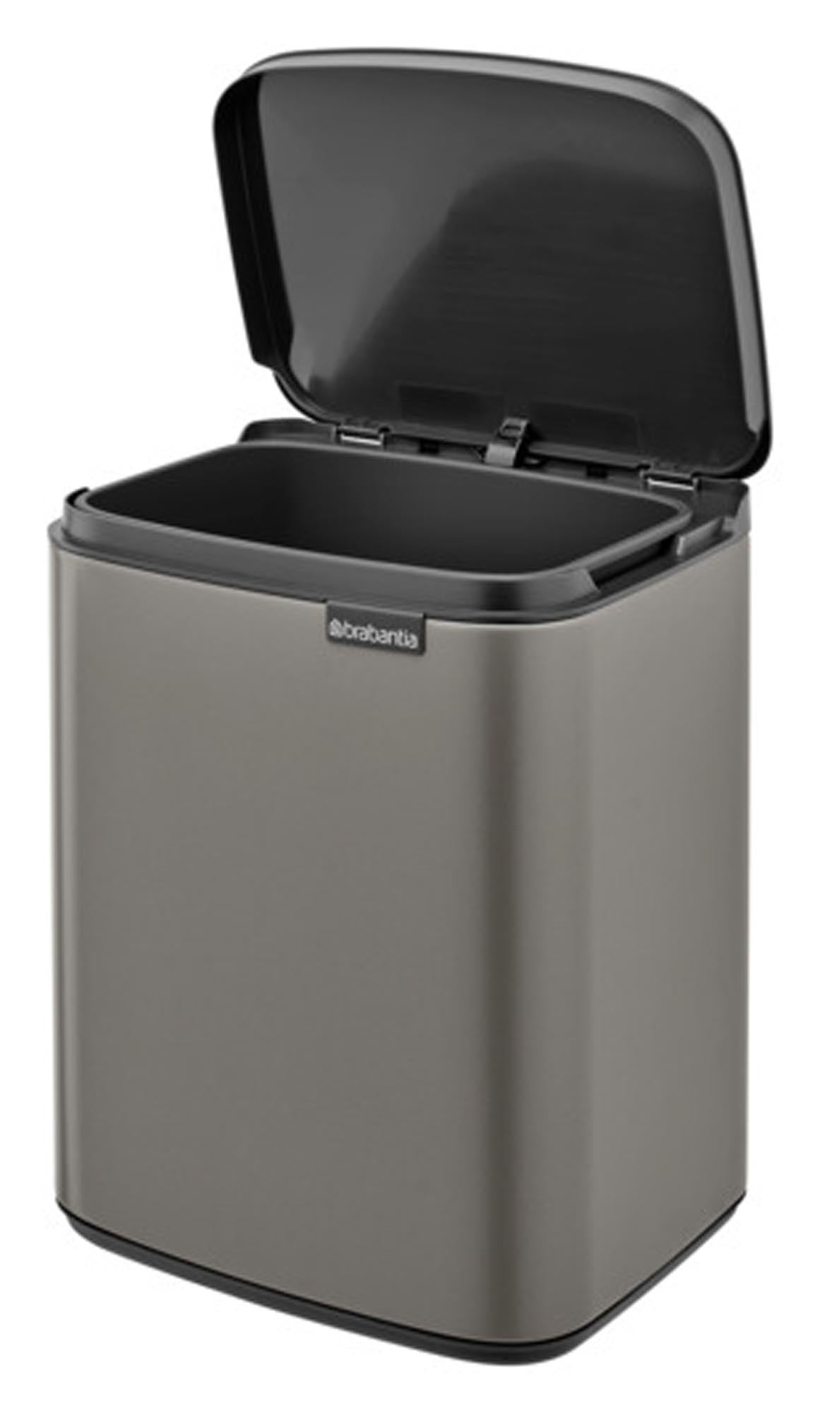 Eleganter BRABANTIA Abfallbehälter Bo platinum 7 l, platzsparend, stilvoll und ideal für umweltbewusstes Abfallmanagement.