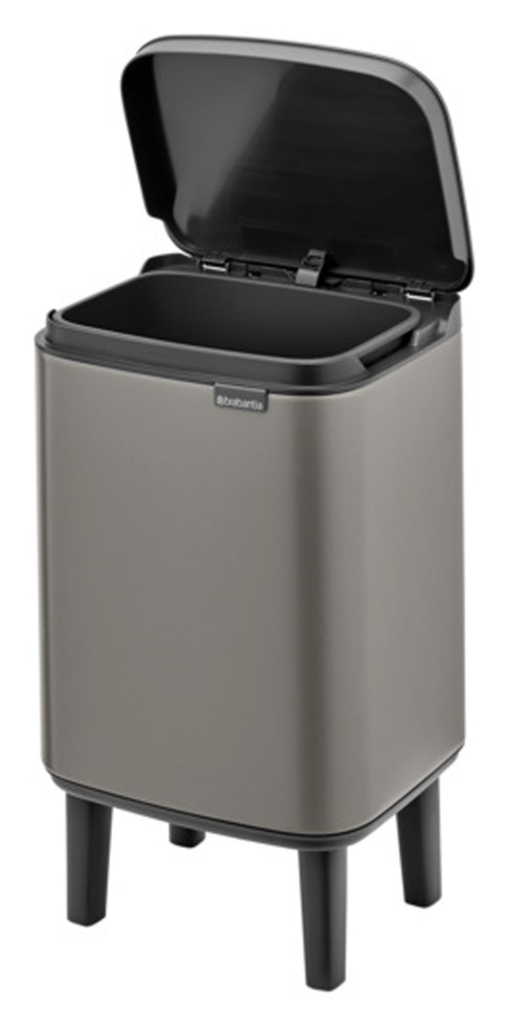 Eleganter BRABANTIA Abfallbehälter Bo Hi in Platinum, 4 l Volumen, ideal für stilvolle und praktische Abfallentsorgung.