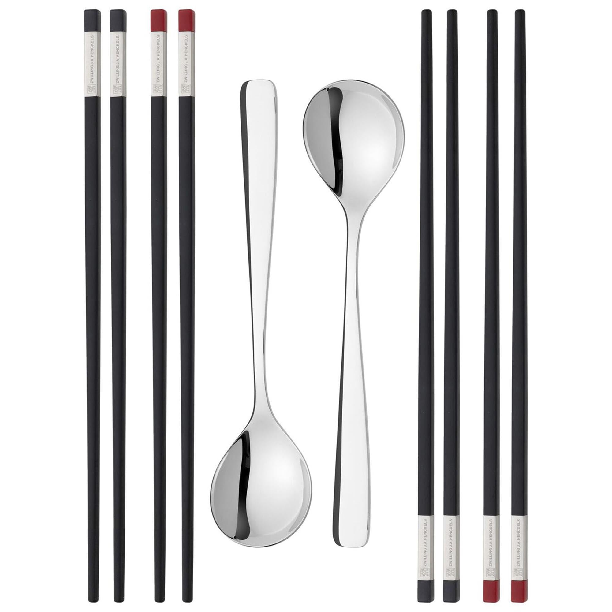 Hochwertiges Essstäbchen-Set von Zwilling für 2 Personen: 8 Stäbchen und 2 Löffel aus langlebigem Edelstahl, ergonomisch und rutschfest für ein stilvolles Esserlebnis.