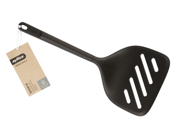 ZYLISS XL Pfannenwender aus Weizenstroh-Kunststoff, 33x14 cm, mit Schlitzen, ideal für schonendes Wenden und Servieren von Speisen.
