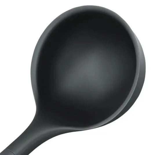 ZYLISS Schöpfkelle aus Weizenstroh-Kunststoff, 32.5x9.5 cm, langlebig, umweltfreundlich, ideal für Suppen und Saucen.