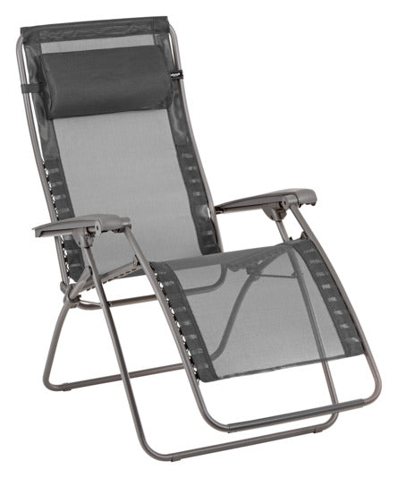 Relaxsessel RSXA Clip schwarz in  präsentiert im Onlineshop von KAQTU Design AG. Liegestuhl ist von LAFUMA