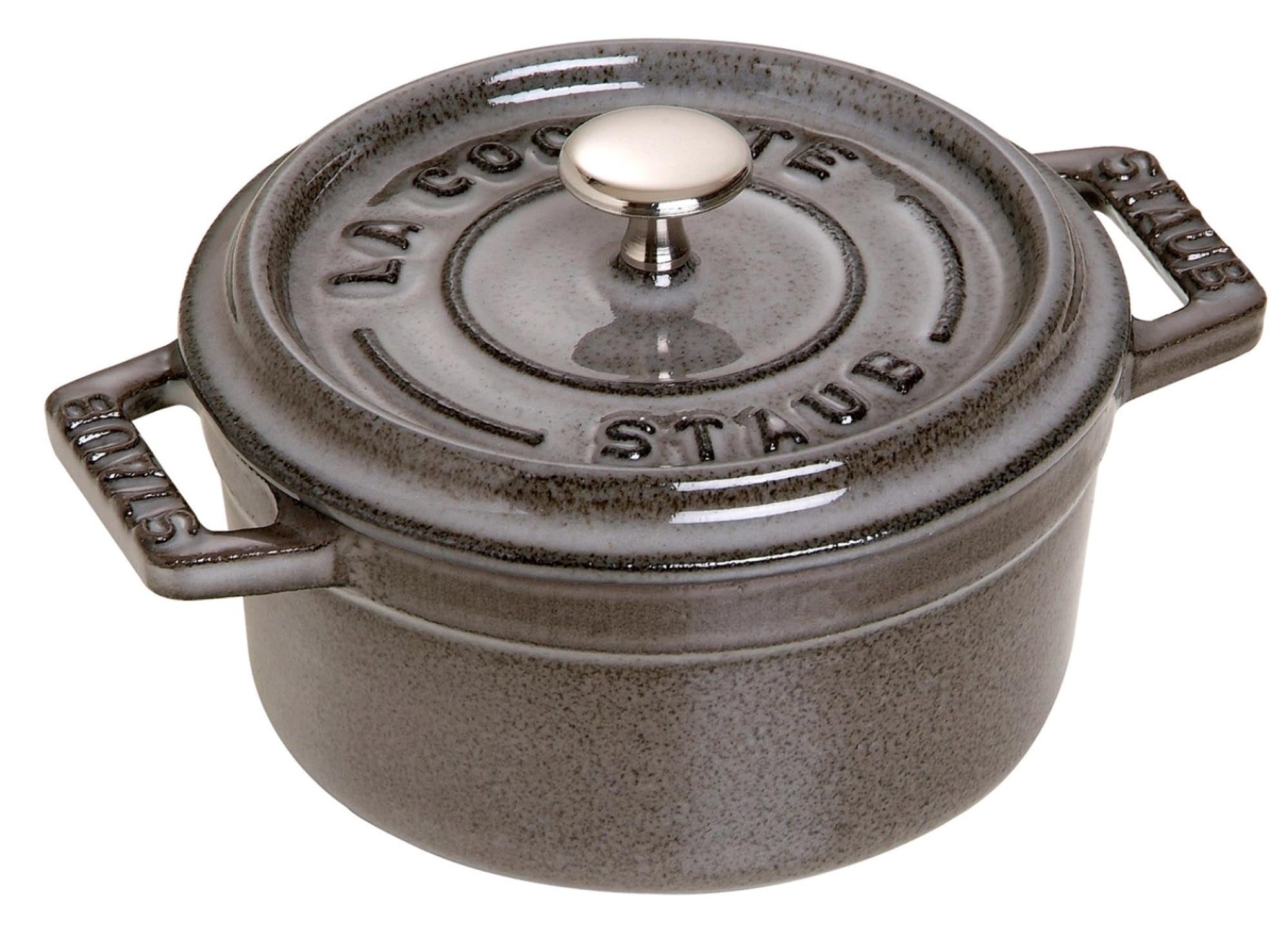 Runde Cocotte 24 cm, 3.8l, Graphit-Grau. Gusseisen für gleichmässige Wärme. Ideal für Eintöpfe, Schmorgerichte. Pflegeleicht, für alle Herdarten.