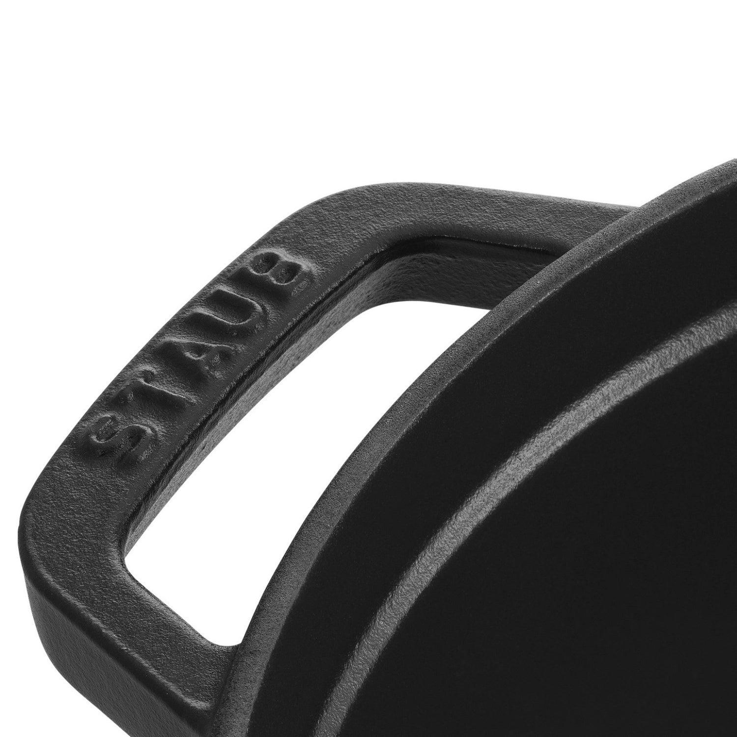 Elegante ovale Cocotte von Staub mit 12 Litern, perfekt für große Gerichte und gesellige Kochabende mit Familie und Freunden.