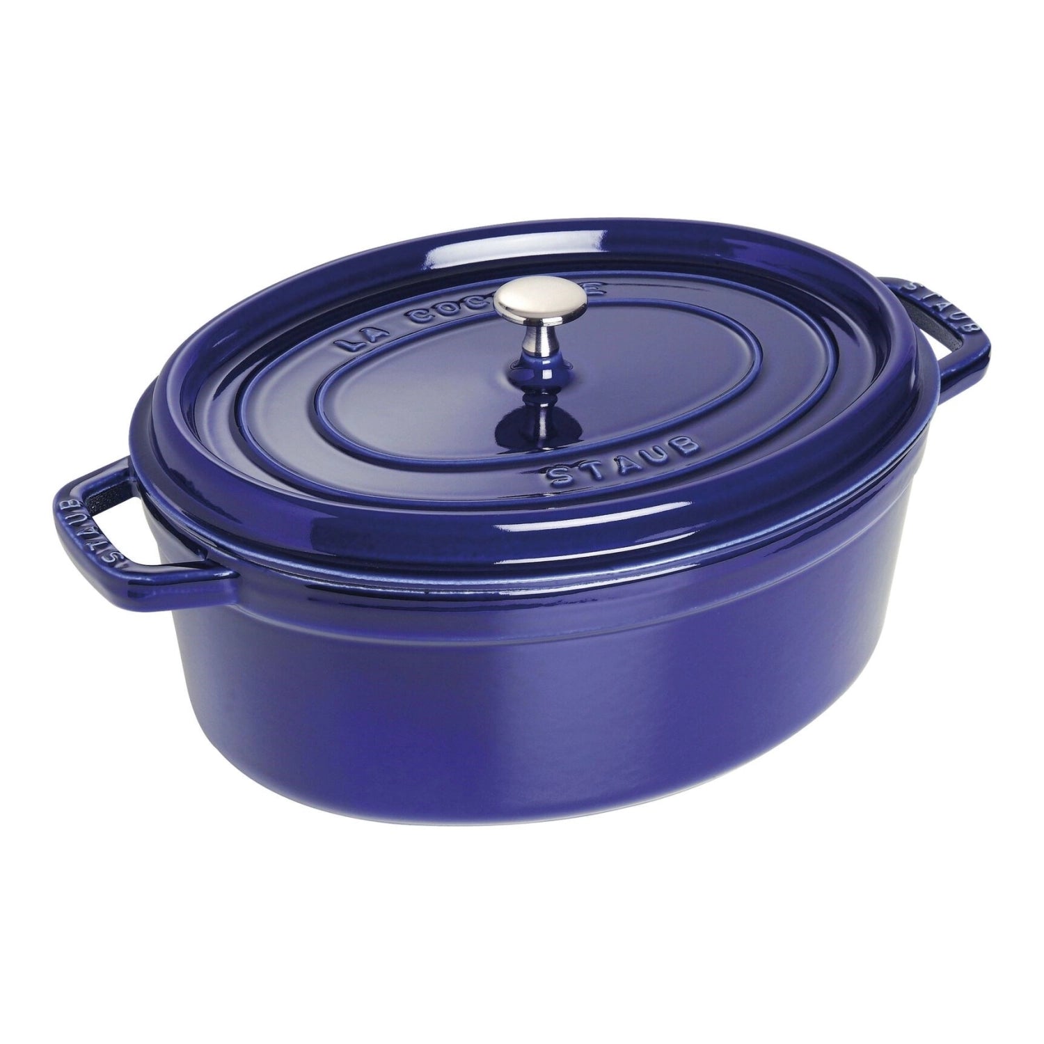 Elegante ovale Cocotte von Staub mit 5,5 Litern, perfekt für schmackhafte Gerichte und stilvolles Servieren am Tisch.