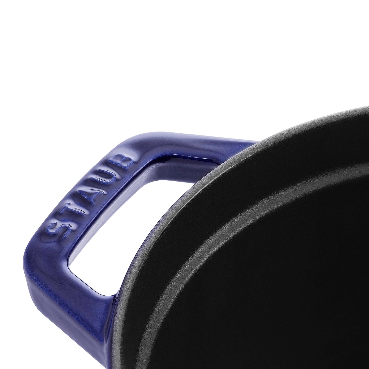 Entdecken Sie die Staub Cocotte oval 6,7l – ein vielseitiger Gusseisentopf für saftige Gerichte und stilvolles Kochen in jeder Küche.