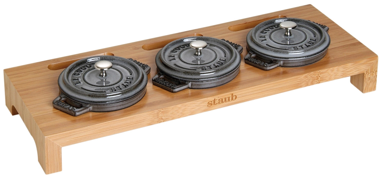 Praktischer 3er Ständer aus Bambus für Cocottes, 42x16cm, ideal zur stilvollen Präsentation und Aufbewahrung in der Küche.