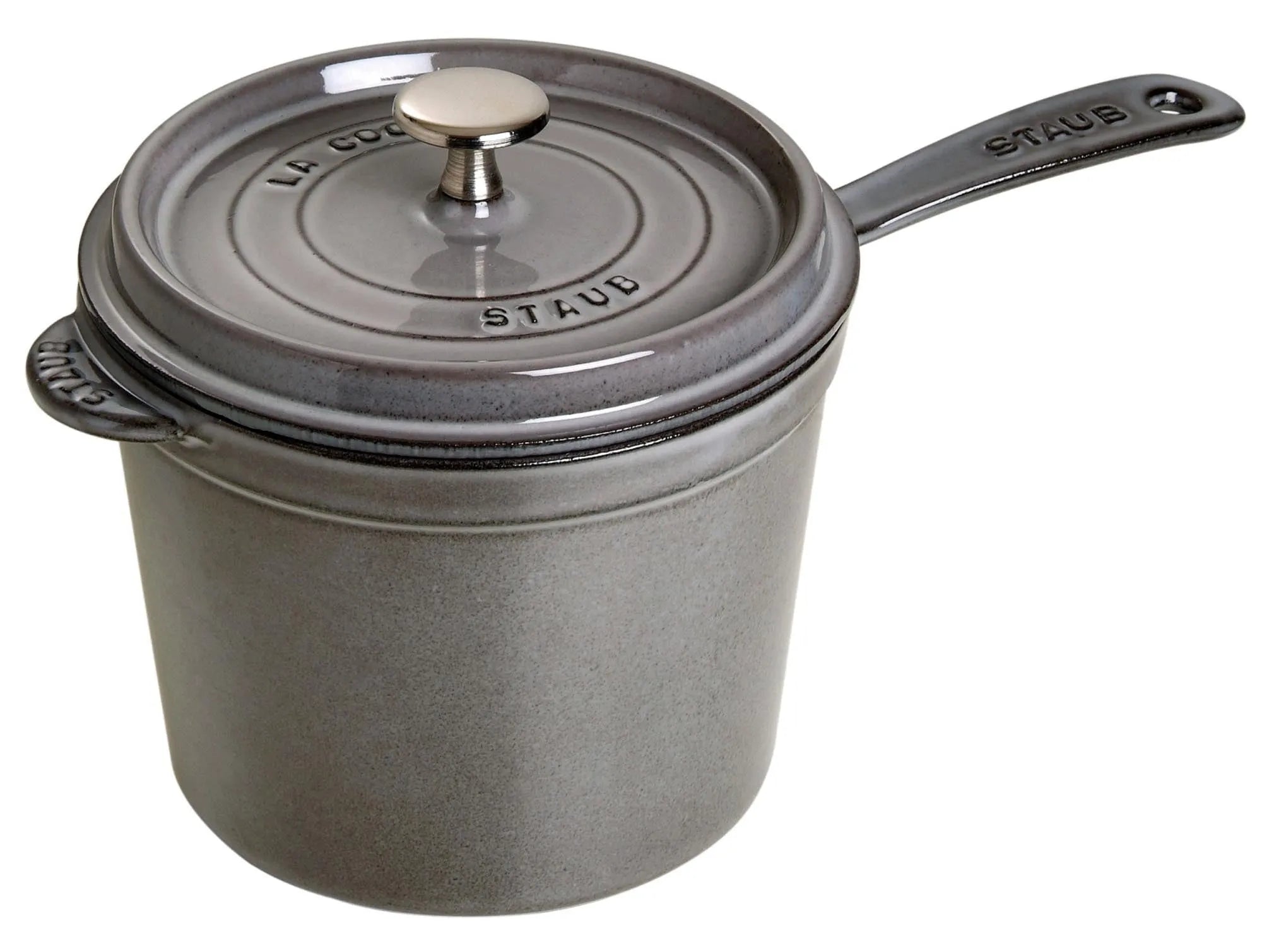 Die graue Staub Saucenpfanne (2,8L, 18cm) aus Gusseisen bietet perfekte Wärmeleitung, ist pflegeleicht und ideal für Saucen und Suppen.