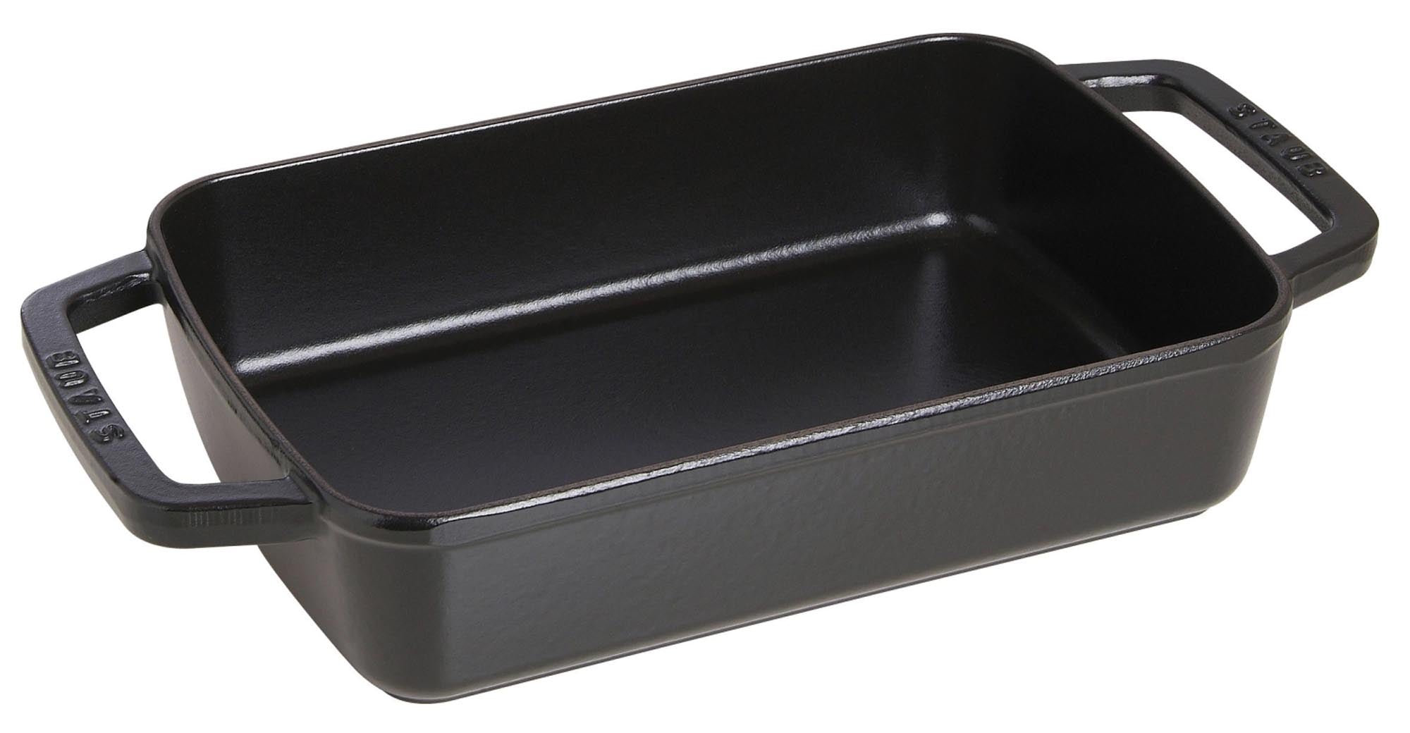 Entdecken Sie die rechteckige Auflaufform von Staub: Funktionalität trifft auf elegantes Design. Robuste Emaillierung und hochwertige Keramik sorgen für perfekte Backergebnisse!