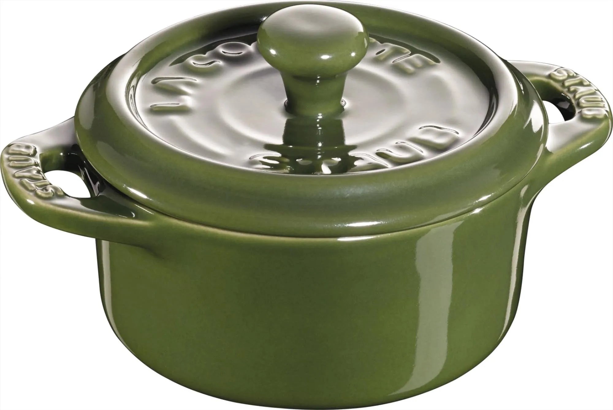 Die Staub Mini Cocotte in Basil bietet hervorragende Wärmeleitung, ist hitzebeständig, kratzfest und ideal für kleine Portionen.