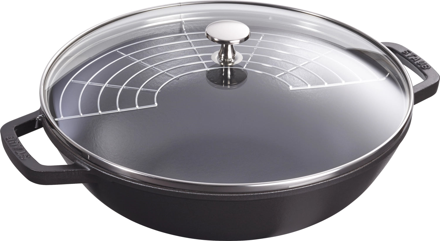 Wok mit Glasdeckel 4.4l in Schwarz präsentiert im Onlineshop von KAQTU Design AG. Pfanne/Topf ist von Staub