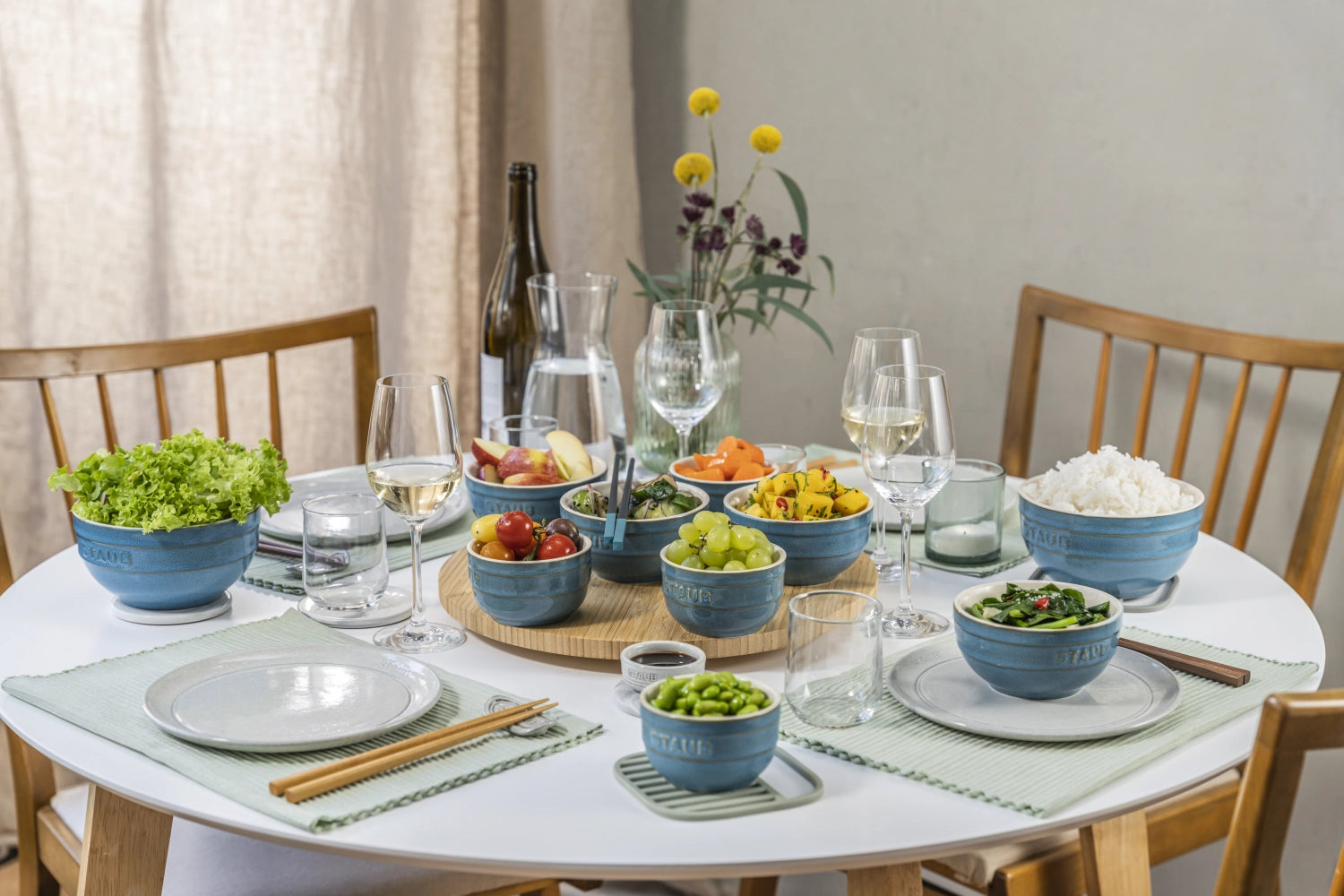Antik-türkise Keramikschüssel von Staub, 12 cm, perfekt für kleine Portionen oder als dekoratives Element, vereint Stil und Funktionalität.