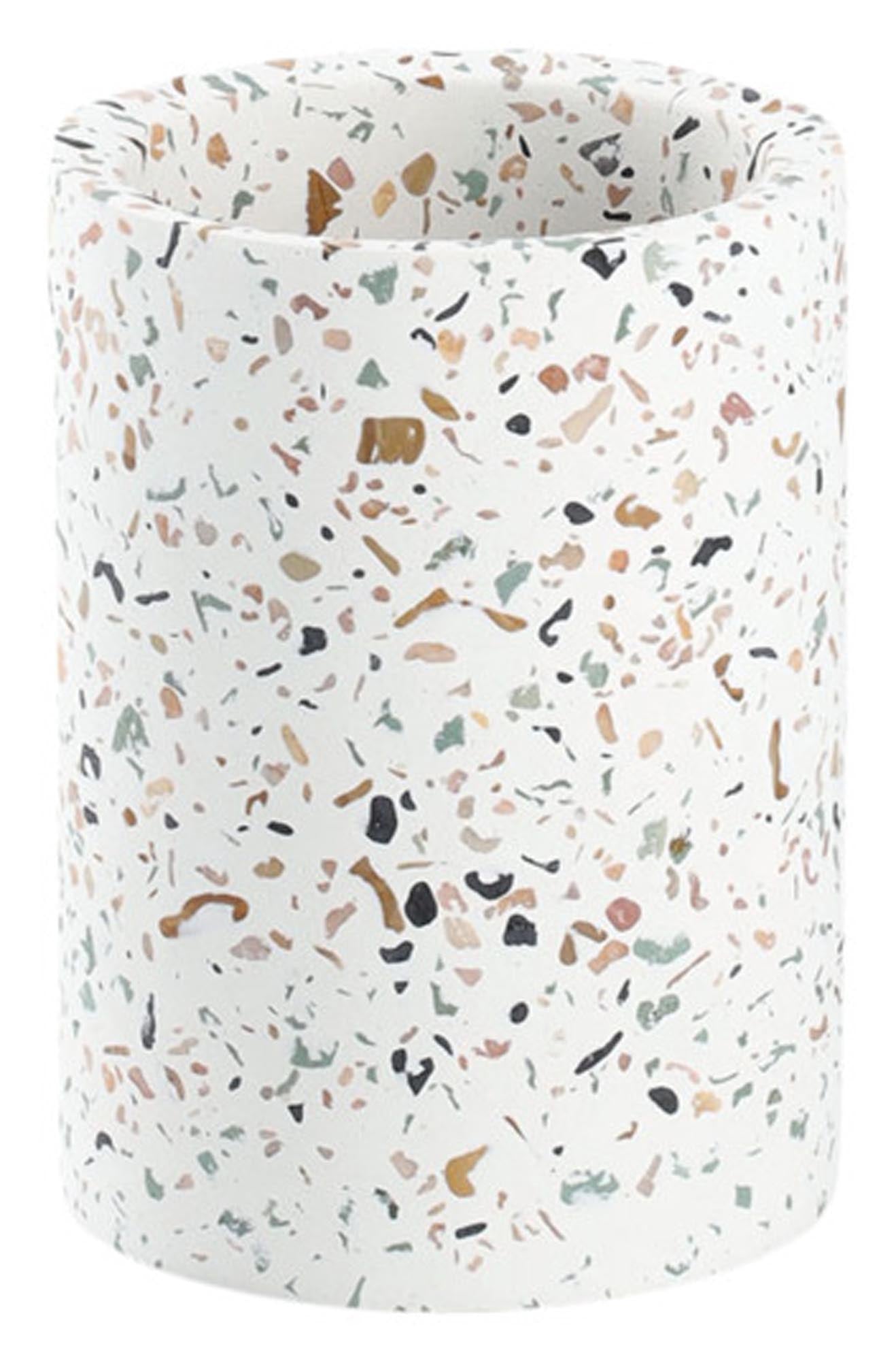 Entdecke den ZELLER Zahnputzbecher Terrazzo (ø 8,2x11 cm) – stilvolles Badzubehör aus hochwertigem, pflegeleichtem Material für dein Badezimmer.