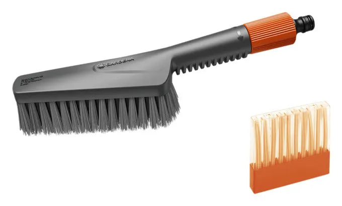 GARDENA Cleansystem Wasch-Set mit Handbürste S soft in  präsentiert im Onlineshop von KAQTU Design AG. Bewässerung ist von GARDENA