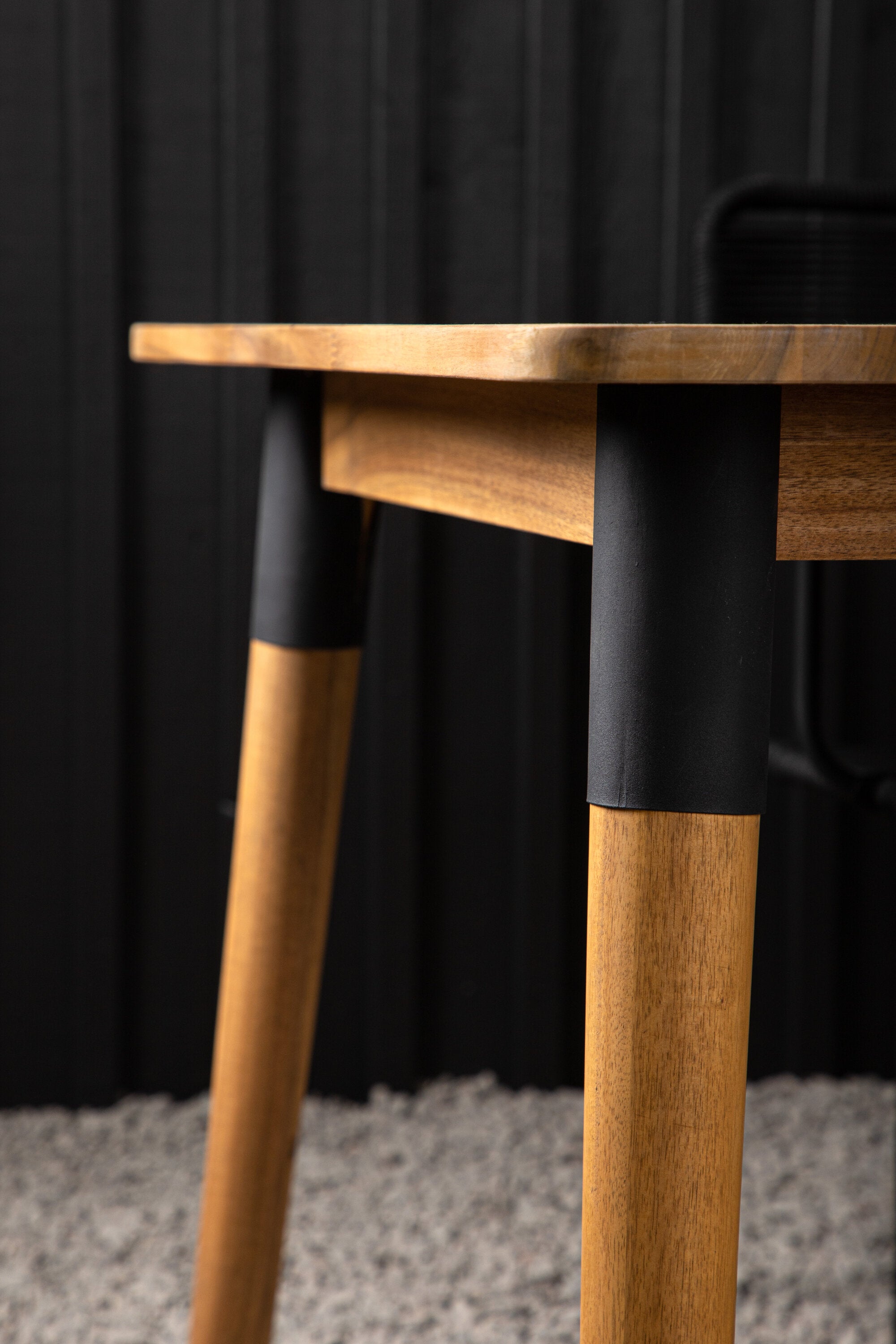 Julian Gartentisch in Natur präsentiert im Onlineshop von KAQTU Design AG. Gartentisch ist von Venture Home