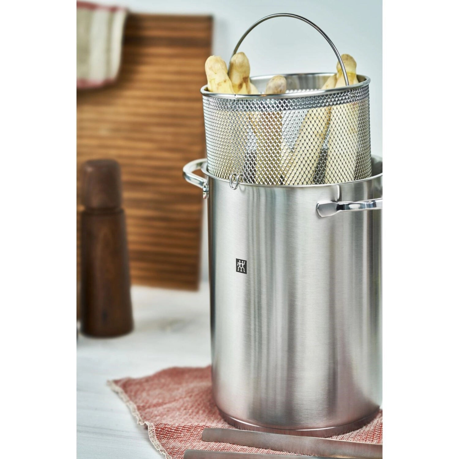 Twin Specials Spargel- und Pastatopf von Zwilling Kitchen, 4.5 l, 16 cm, ideal zum Kochen von Spargel und Pasta, hochwertiges Design.