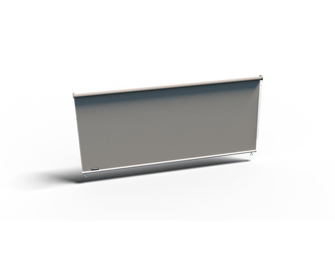 Hochwertiges Coolfit Rollo in Greige, 240x198 cm, idealer Sonnenschutz von Platinum Sun & Shade für stilvolle Aussenbereiche.