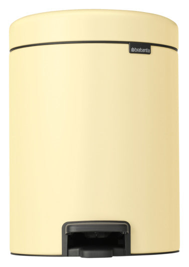 BRABANTIA Treteimer NewIcon mellow yellow 5 l in  präsentiert im Onlineshop von KAQTU Design AG. Mülleimer ist von BRABANTIA