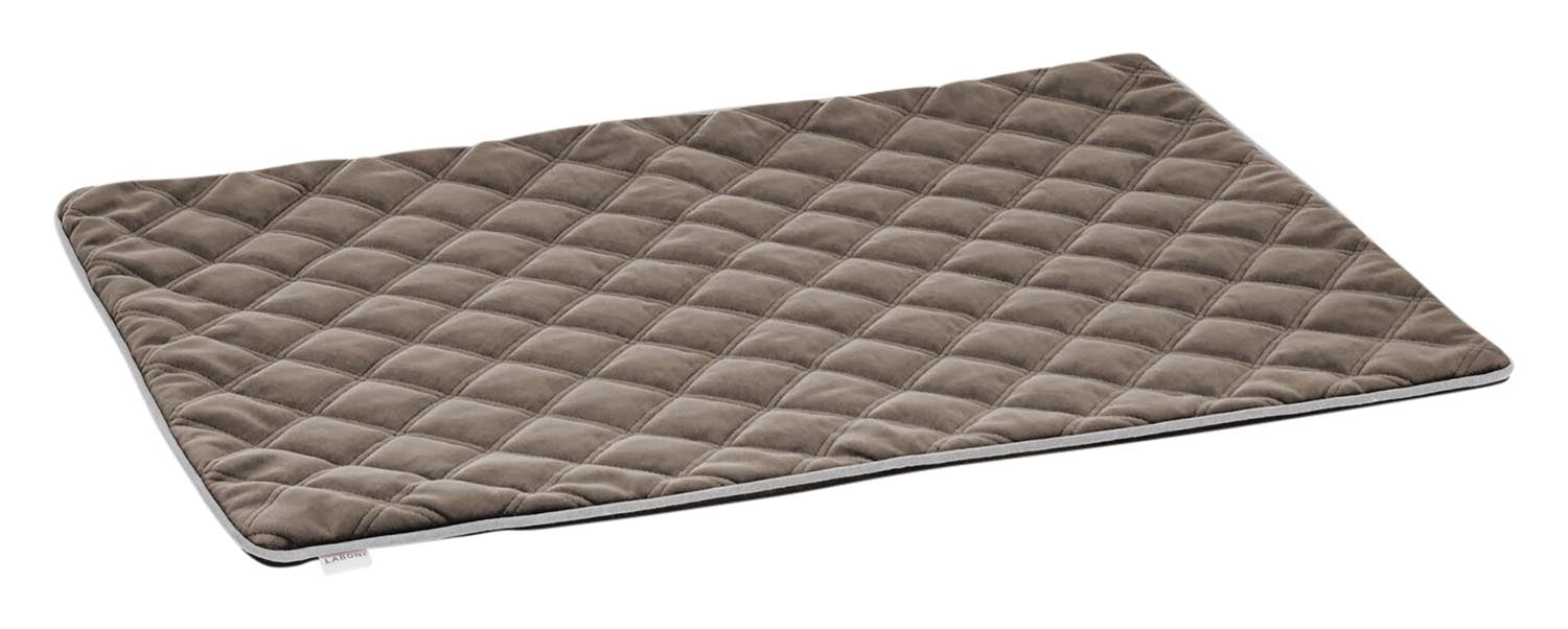 Die LABONI Decke Oxford Olive S vereint stilvolles Design mit optimalem Komfort für kleine Hunde. Pflegeleicht und rutschfest, ideal für Zuhause und unterwegs.