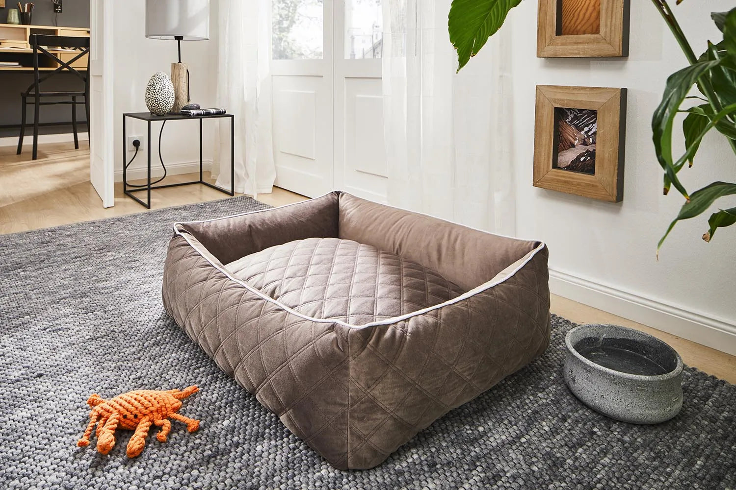 Komfortables Laboni Hundebett Classic Oxford S für kleine Vierbeiner.