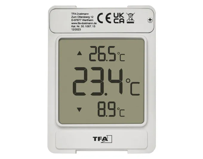 Digitales Fensterthermometer von TFA, grau, misst Temperaturen von -25 bis +70°C, kompakt mit 9x6.6x2.1 cm.