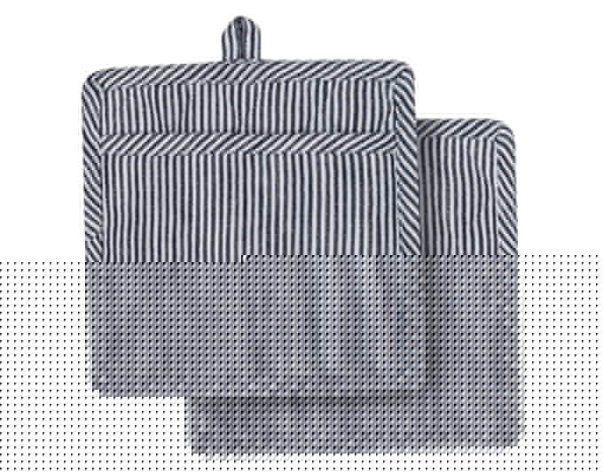 LADELLE Topflappen Lina Stripe navy 19x19 cm 2 Stk. in  präsentiert im Onlineshop von KAQTU Design AG. Backutensilien ist von LADELLE