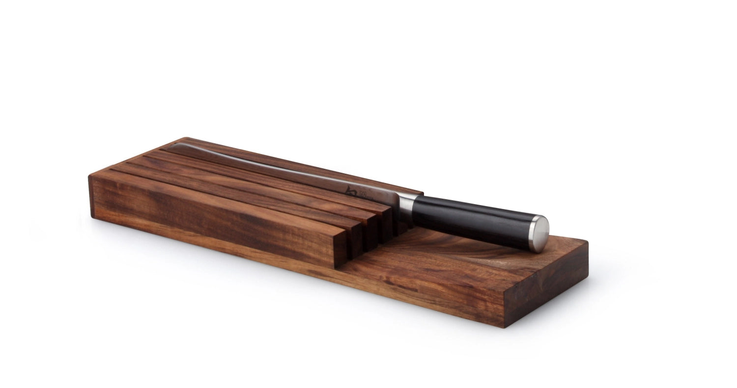 Eleganter Messerblock aus Akazienholz, liegend für 5 Messer, Maße 39x11 cm, von Continenta – ideal für eine moderne und platzsparende Kücheneinrichtung.