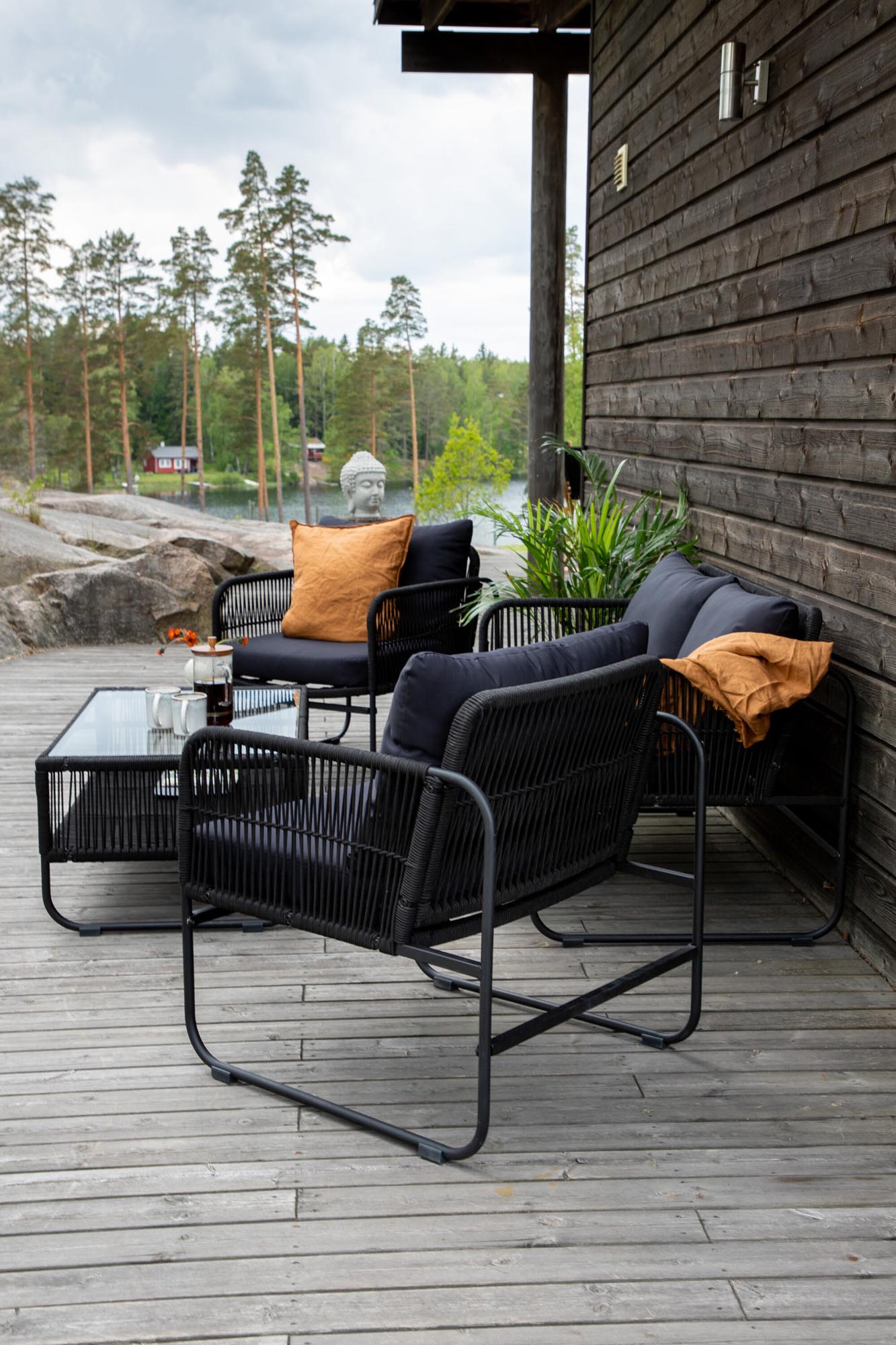 Stilvolle Utah Sofagarnitur von Venture Home: Komfort und modernes Design für entspannte Abende im Freien oder Wohnzimmer.