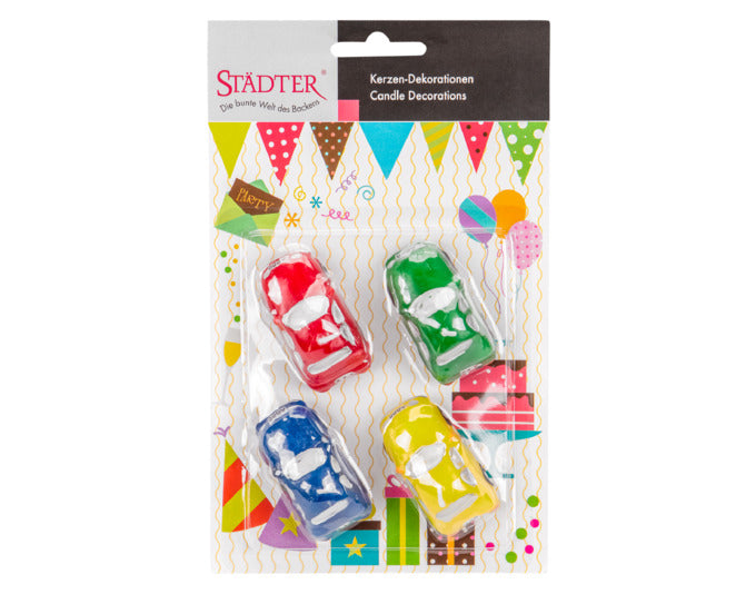 Bunte Auto-Kerzen von STÄDTER, 5 cm groß, 4-teiliges Set. Perfekt für Kindergeburtstage und kreative Tortendekorationen.