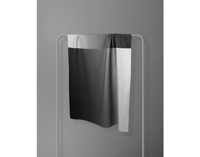 Hochwertiges ARPE Handtuch in calm charcoal gray, 50x95 cm, weich, saugfähig und stilvoll für Ihr Badezimmer.