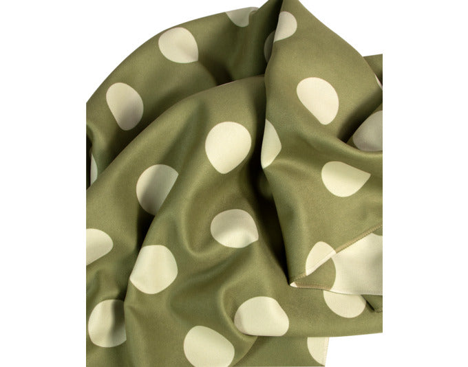 Hochwertiges ARPE Handtuch in Olivgrün mit Punktmuster, Größe 50x95 cm, ideal für stilvolle Badezimmer.