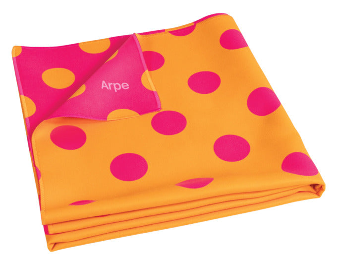 Das ARPE Handtuch dots warm sunset (50x95 cm) besticht durch sein modernes Design und hochwertige Qualität, ideal für Ihr Zuhause.