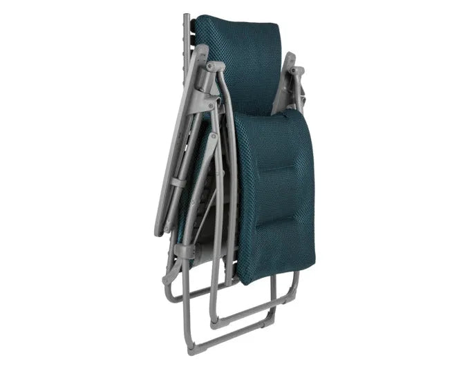 Ergonomischer Relaxsessel mit BeComfort®-Polsterung, ideal für Entspannung, in Blau mit Titan-Gestell.