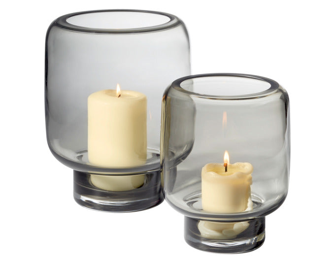 Elegantes Windlicht aus graubraunem Glas, ø 16x19 cm, von PHILIPPI. Perfekt für stimmungsvolle Beleuchtung und modernes Design.