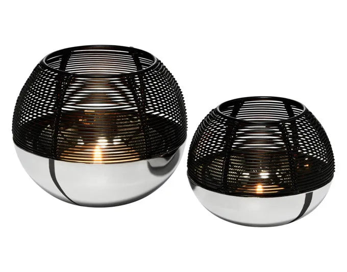 Elegantes PHILIPPI Teelicht Luna M aus Metall, schwarz außen und silber innen, Ø 12 cm, Höhe 11 cm, stilvolles Design für stimmungsvolle Beleuchtung.