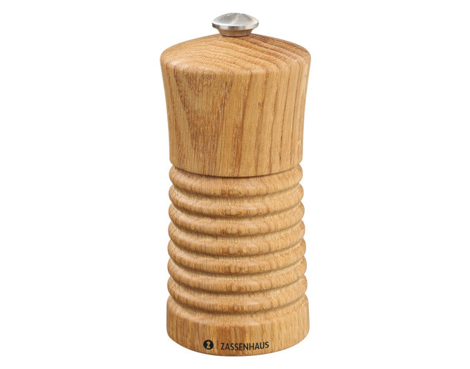 ZASSENHAUS Pfeffermühle Heilbronn 13x5.8 cm Eiche in  präsentiert im Onlineshop von KAQTU Design AG. Salz & Pfeffer ist von ZASSENHAUS