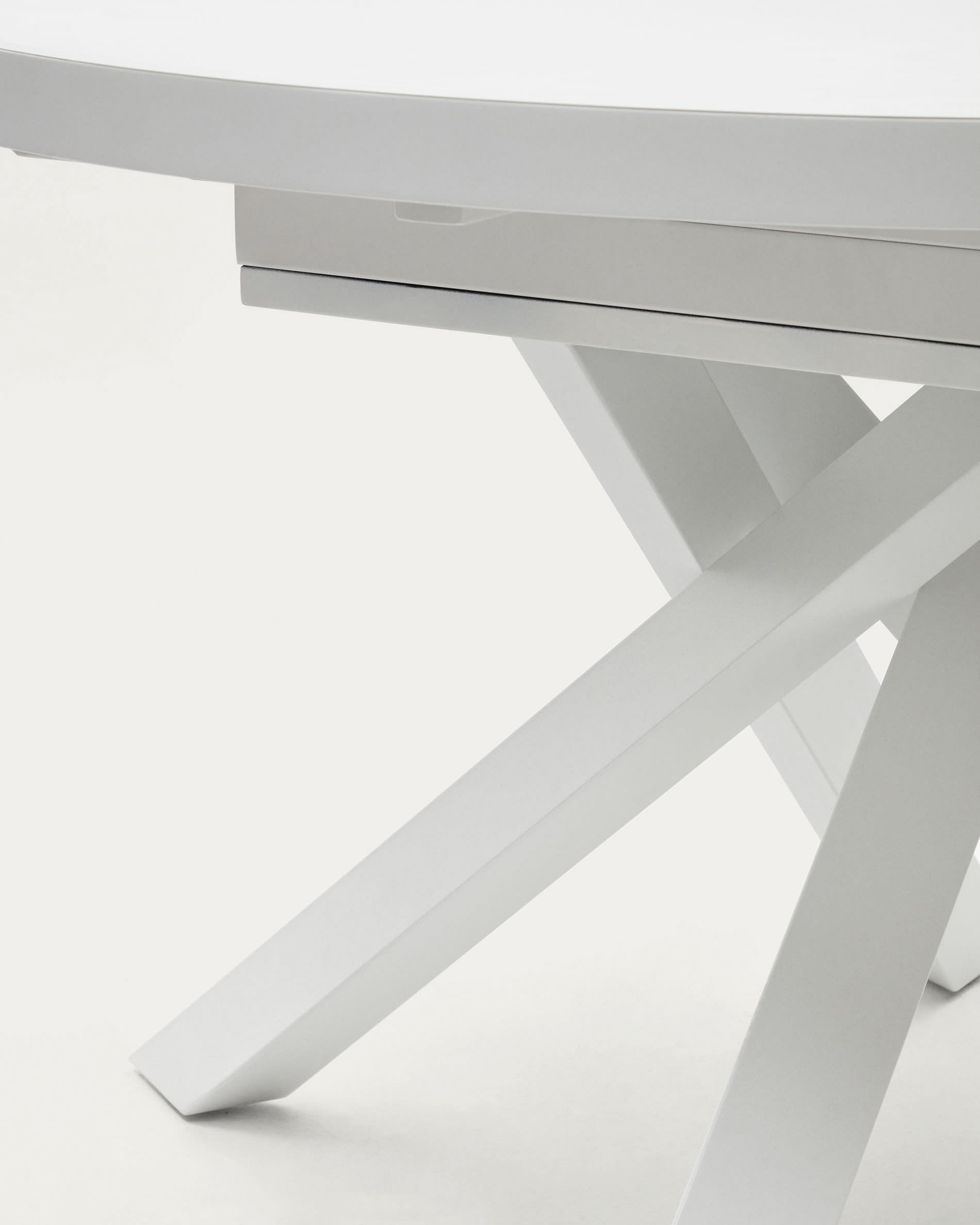 Eleganter runder Ausziehtisch mit Glasplatte, MDF und weißen Stahlbeinen, Ø120(160)x120cm, perfekt für moderne Wohnräume.