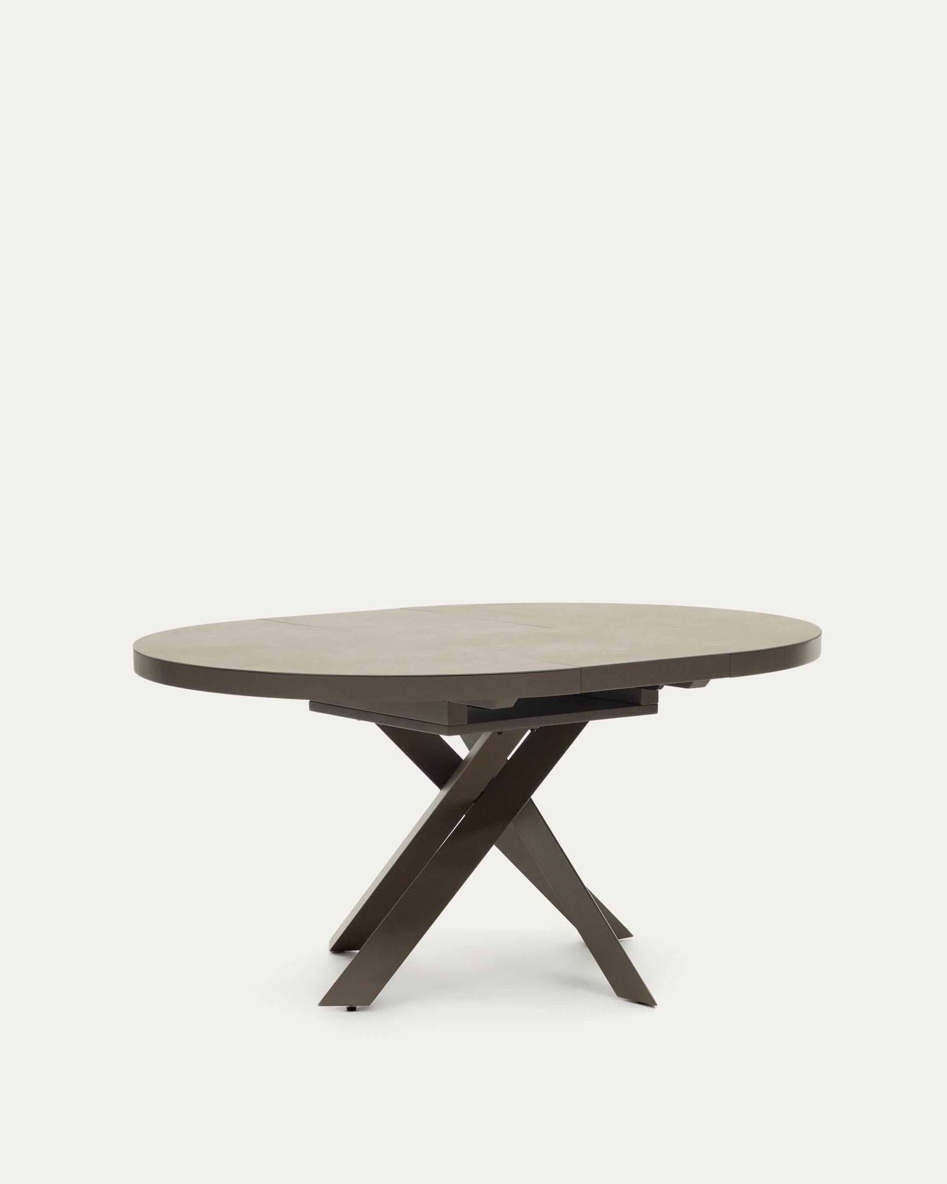 Moderner runder Ausziehtisch mit robuster Feinsteinzeugplatte und braunen Stahlbeinen, Ø 120-160 cm, ideal für stilvolle Essbereiche.