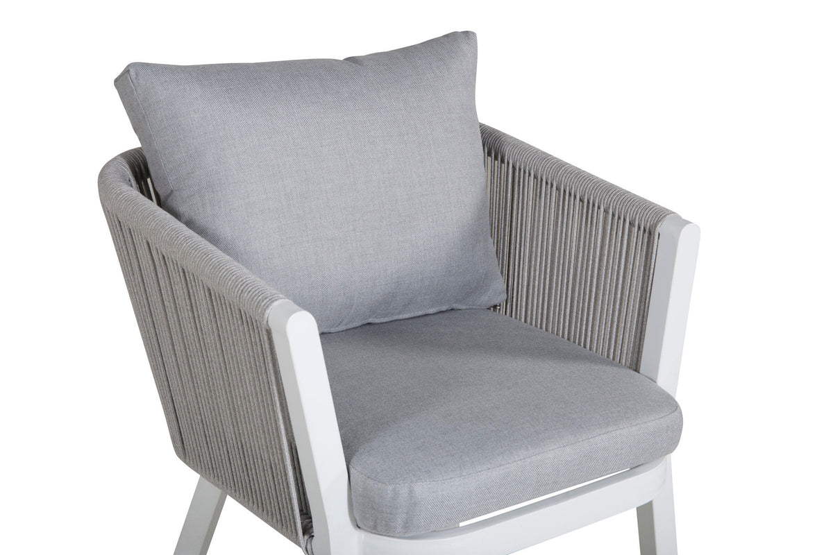 Virya Gartenstuhl in Grau präsentiert im Onlineshop von KAQTU Design AG. Gartenstuhl mit Armlehnen ist von Venture Home