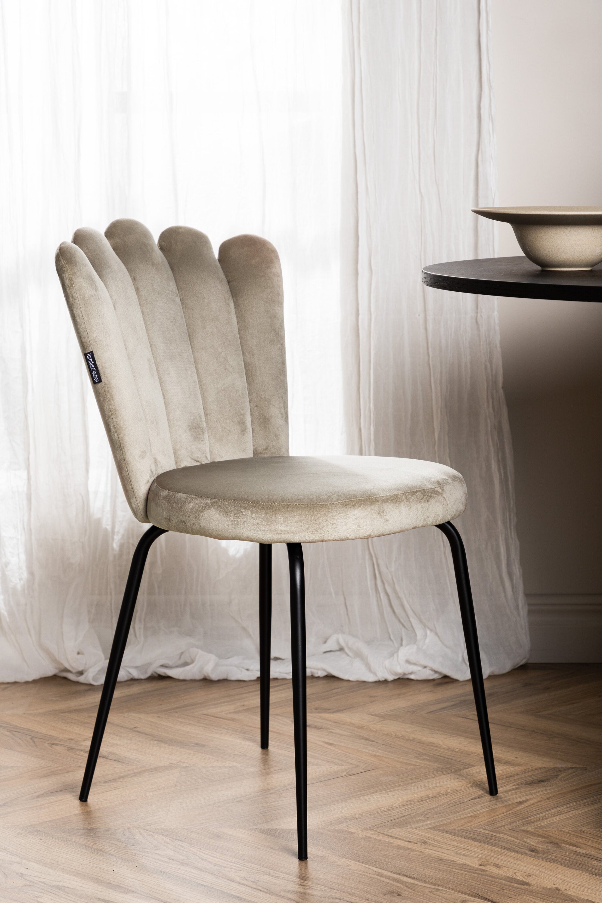 Limhamn Stuhl in Beige präsentiert im Onlineshop von KAQTU Design AG. Stuhl ist von Furniture Fashion