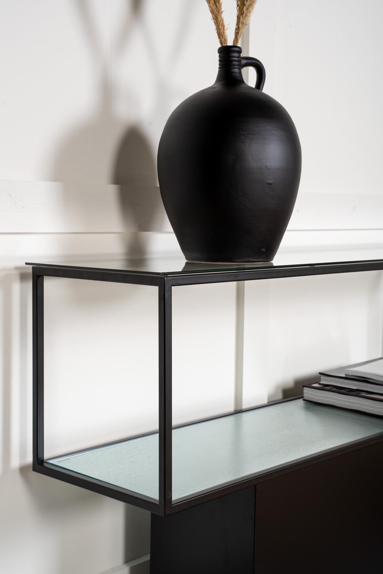 Maglehem Beistelltisch in Schwarz präsentiert im Onlineshop von KAQTU Design AG. Beistelltisch ist von Furniture Fashion