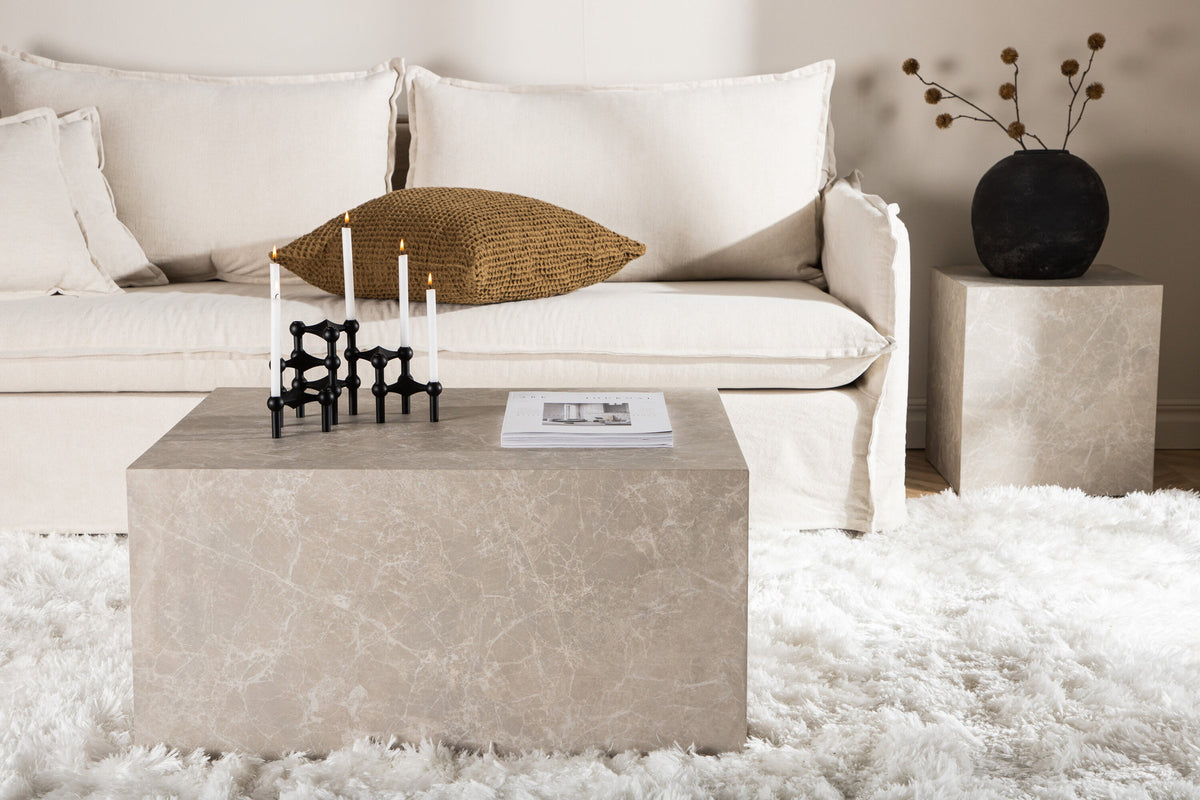 York Coffee Tisch Low in Beige präsentiert im Onlineshop von KAQTU Design AG. Beistelltisch ist von Venture Home