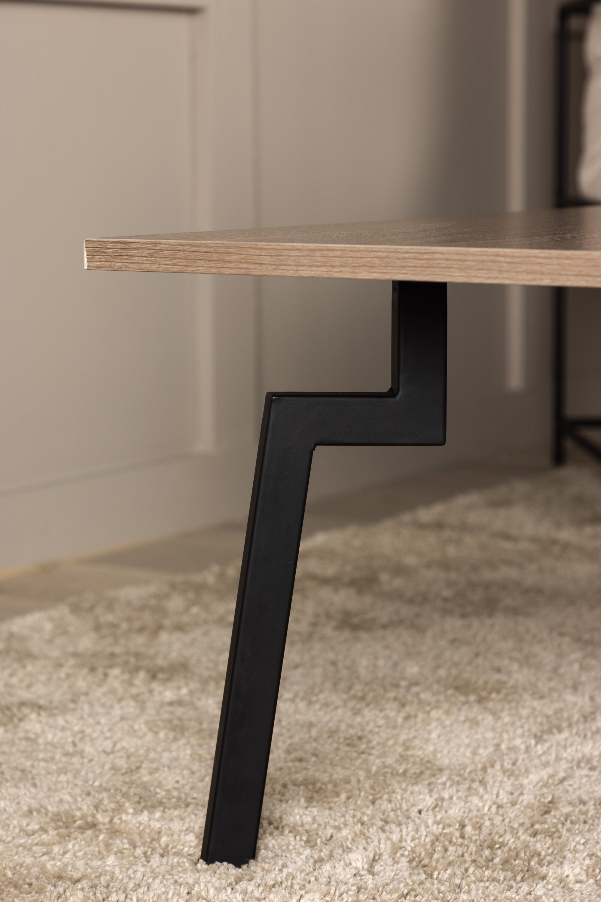 Bethan Beistelltisch in Nussbaum präsentiert im Onlineshop von KAQTU Design AG. Beistelltisch ist von Venture Home