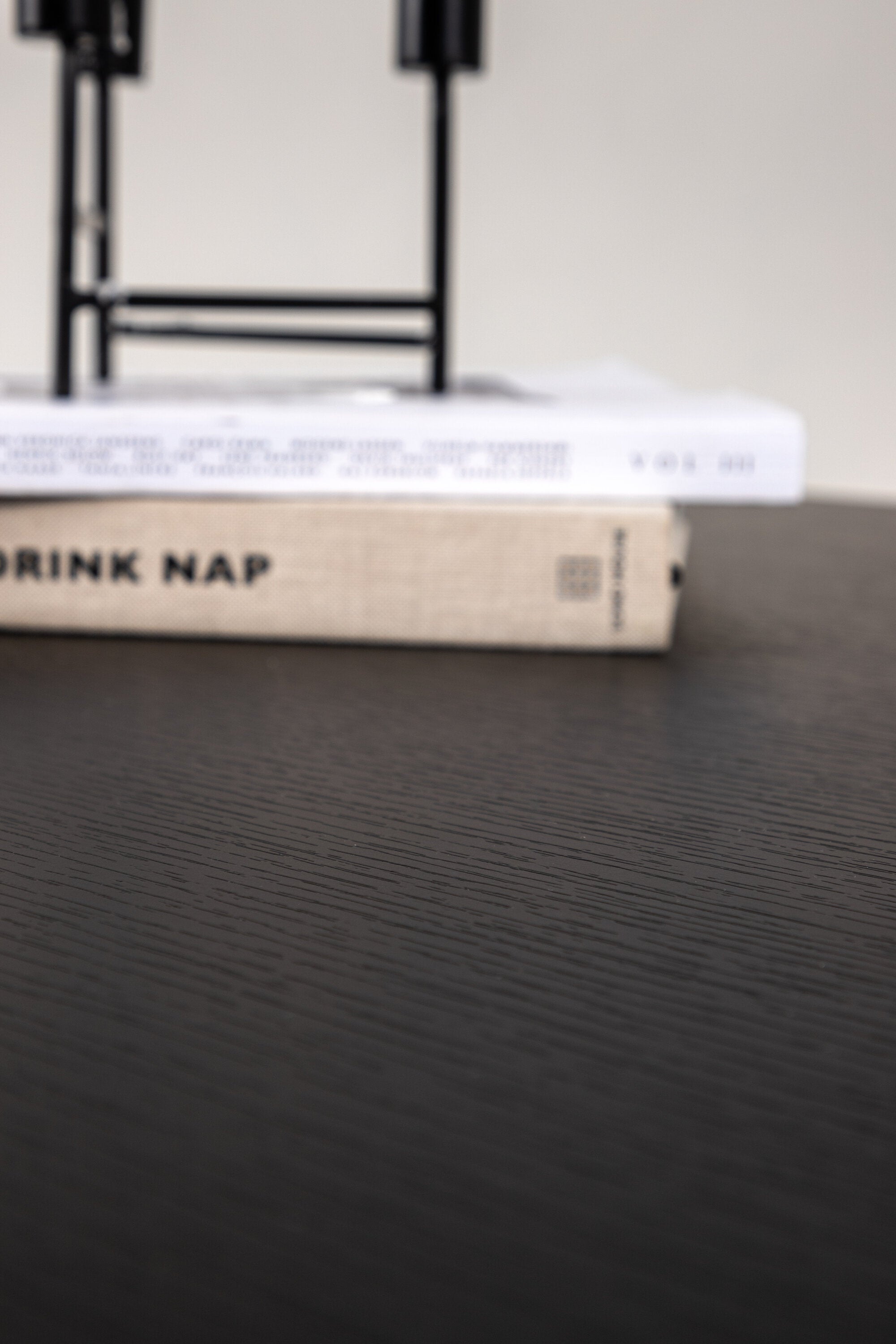 Pryor Beistelltisch in Schwarz präsentiert im Onlineshop von KAQTU Design AG. Beistelltisch ist von Venture Home