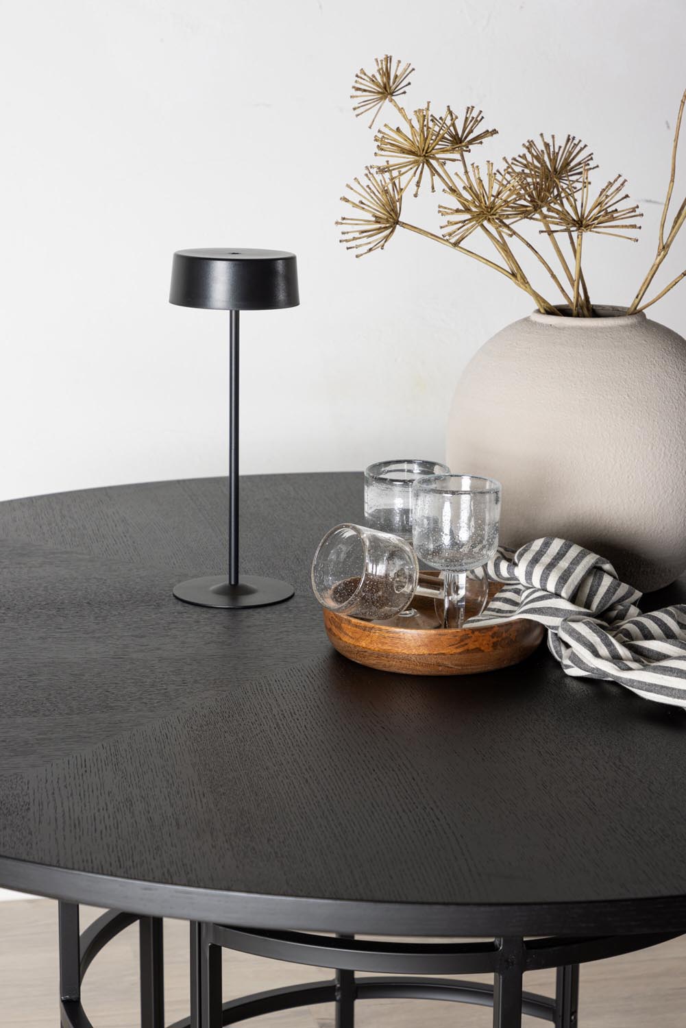 Copenhagen Esstisch in Schwarz präsentiert im Onlineshop von KAQTU Design AG. Esstisch ist von Furniture Fashion