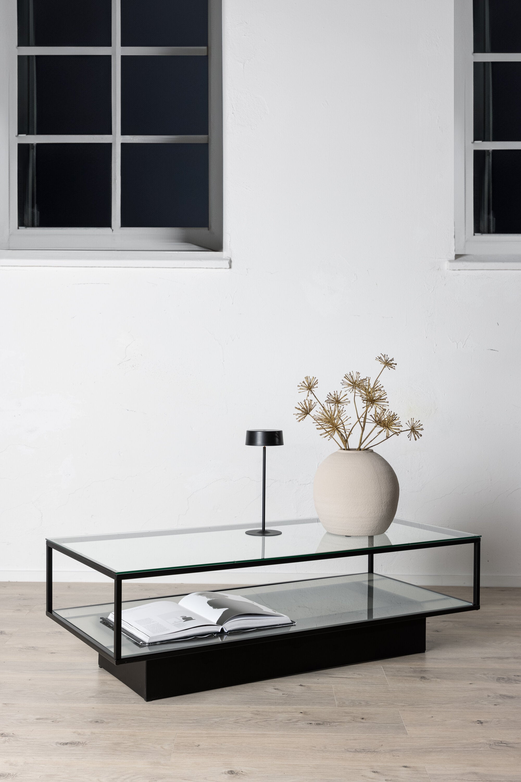 Maglehem Beistelltisch in Schwarz präsentiert im Onlineshop von KAQTU Design AG. Beistelltisch ist von Furniture Fashion