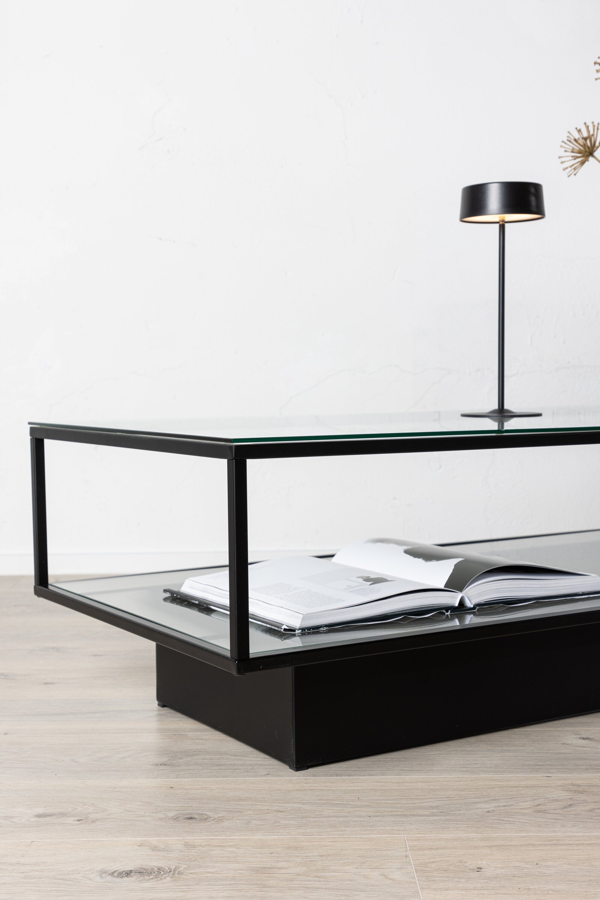 Maglehem Beistelltisch in Schwarz präsentiert im Onlineshop von KAQTU Design AG. Beistelltisch ist von Furniture Fashion