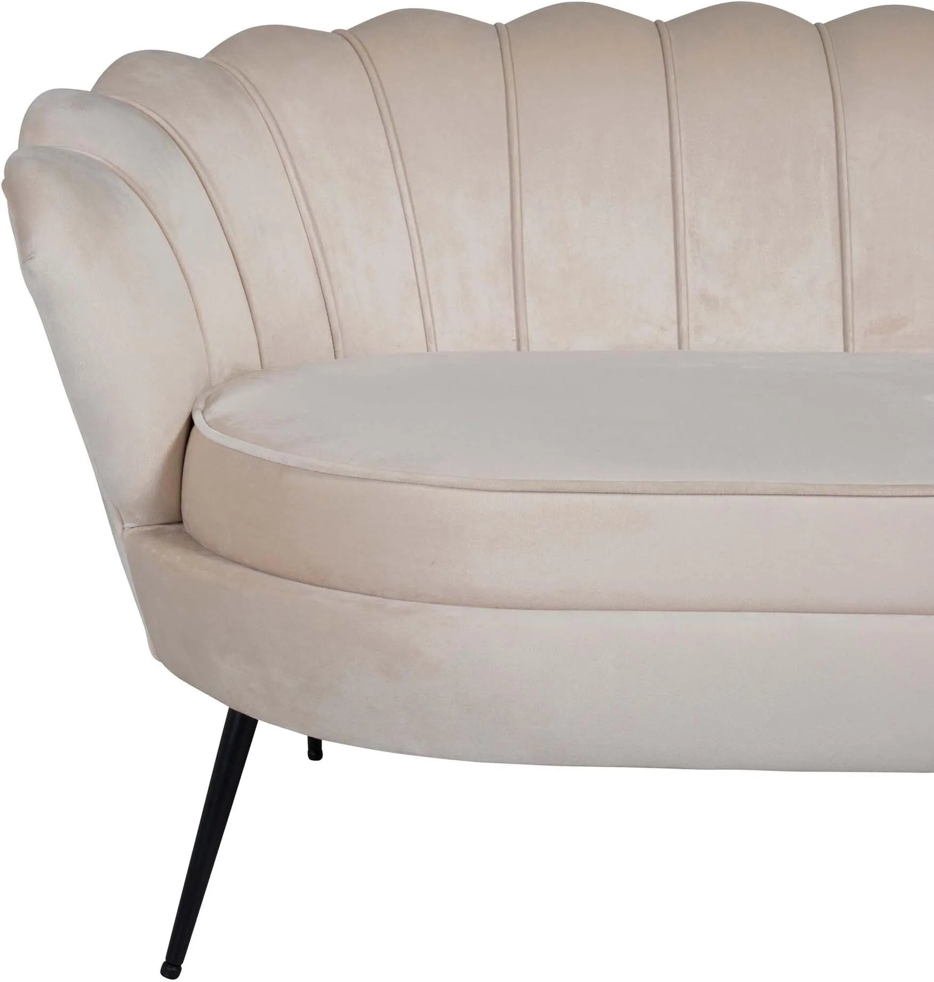 Modernes Calais Sofa in Creme von Venture Home für zeitlose Eleganz.