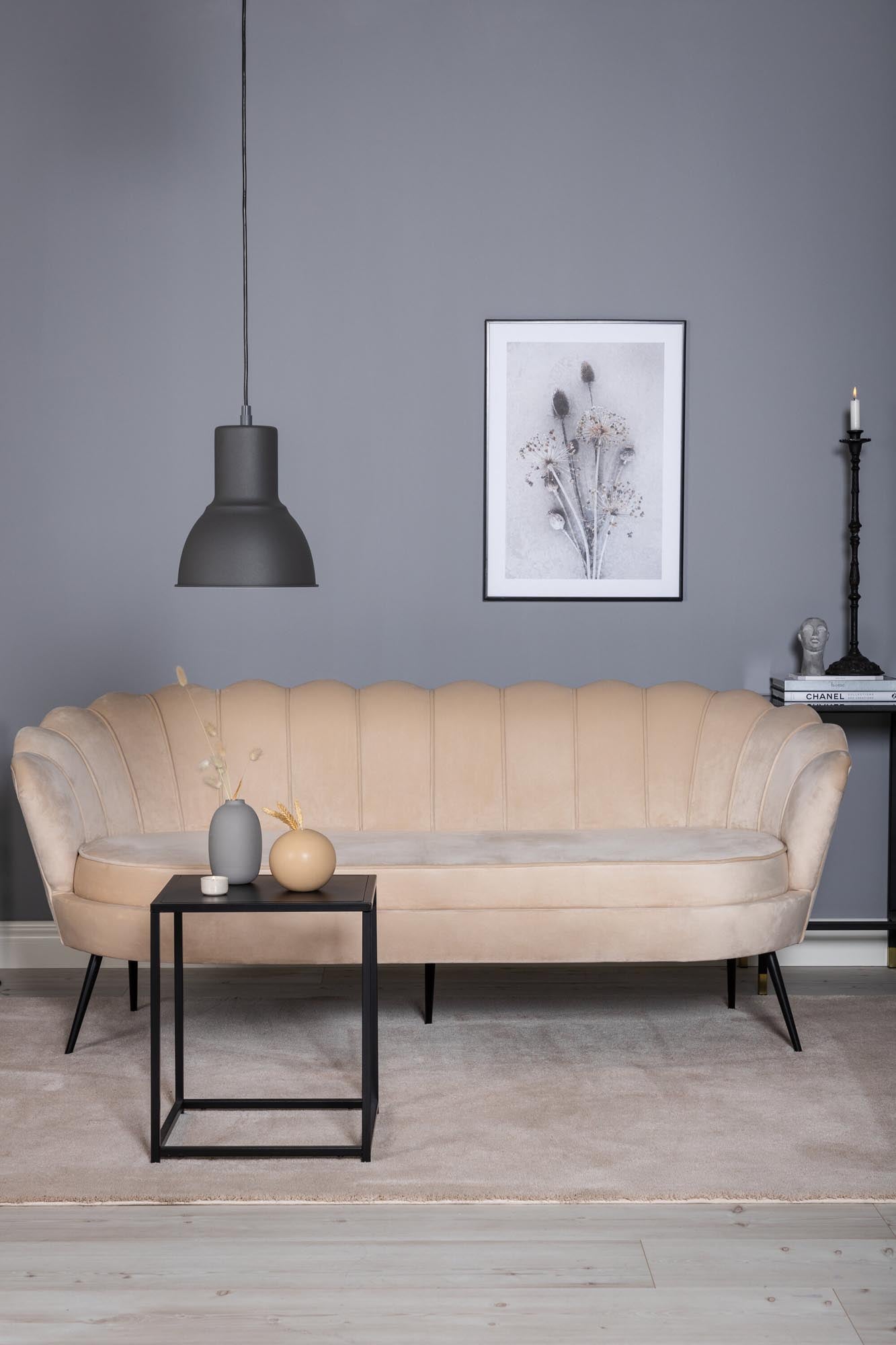 Calais Sofa in Beige präsentiert im Onlineshop von KAQTU Design AG. 3er Sofa ist von Venture Home