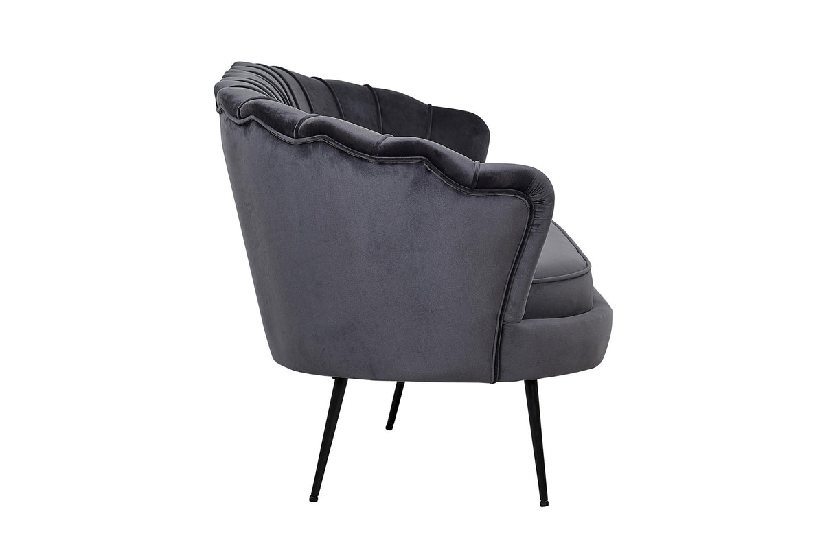 Calais Sofa in Dunkelgrau präsentiert im Onlineshop von KAQTU Design AG. 3er Sofa ist von Venture Home